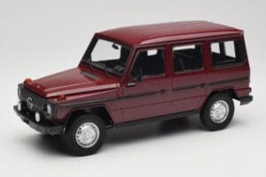 Mercedes G-Class W460 LWB Dunkelrot Minichamps 1:18 155038102 Druckguss