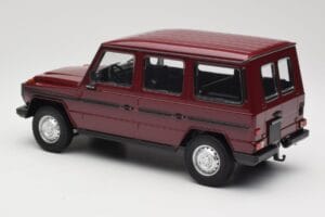 Mercedes G-Class W460 LWB Dunkelrot Minichamps 1:18 155038102 Druckguss — Bild 5 von 6
