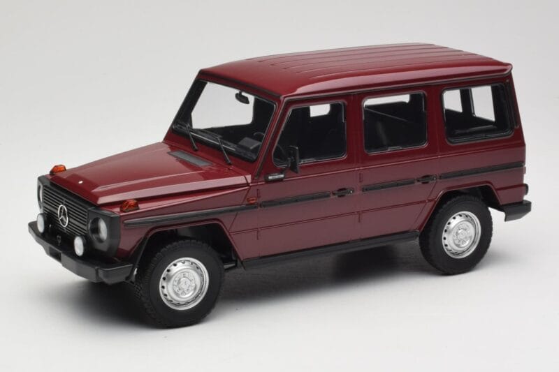 Mercedes G-Class W460 LWB Dunkelrot Minichamps 1:18 155038102 Druckguss