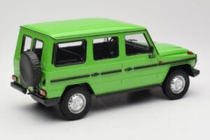 Mercedes G-Class W460 LWB Grün Minichamps 1:18 155038101 Druckguss — Bild 2 von 6