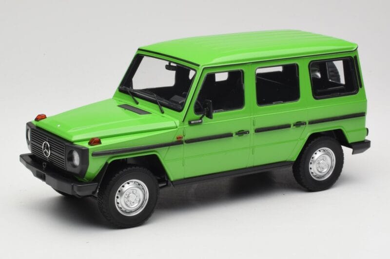 Mercedes G-Class W460 LWB Grün Minichamps 1:18 155038101 Druckguss