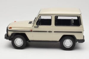Mercedes G-Class W460 SWB Grey Metallic Minichamps 1:18 155038004 Druckguss — Bild 3 von 6