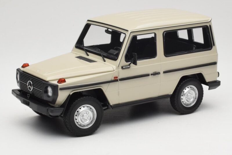 Mercedes G-Class W460 SWB Grey Metallic Minichamps 1:18 155038004 Druckguss