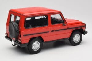Mercedes G-Class W460 SWB Rot Minichamps 1:18 155038002 Druckguss — Bild 2 von 6