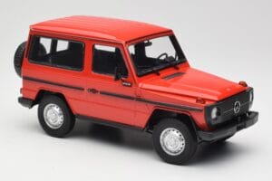Mercedes G-Class W460 SWB Rot Minichamps 1:18 155038002 Druckguss — Bild 4 von 6
