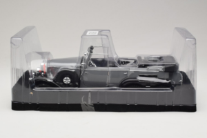 Mercedes G4 6-Wheels Schwarz With Figures Signature Models 1:18 38202 Druckguss — Bild 2 von 3