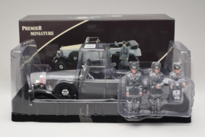 Mercedes G4 6-Wheels Schwarz With Figures Signature Models 1:18 38202 Druckguss — Bild 3 von 3