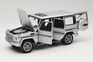 Mercedes G55 AMG W463 Silber AUTOart 1:18 76247 Druckguss — Bild 2 von 8