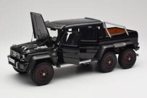 Mercedes AMG G63 W463 6x6 Gloss Schwarz AUTOart 1:18 76306 Komposit — Bild 2 von 8