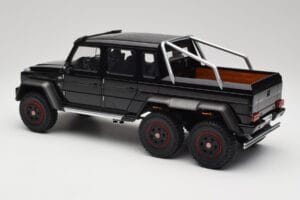 Mercedes AMG G63 W463 6x6 Gloss Schwarz AUTOart 1:18 76306 Komposit — Bild 7 von 8