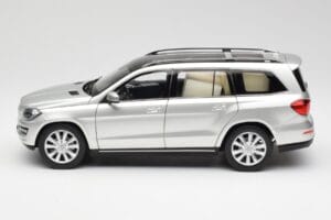 Mercedes GL-Class X166 Iridium Silber Metallic Norev 1:18 B66960097 Druckguss — Bild 4 von 8