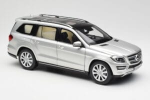 Mercedes GL-Class X166 Iridium Silber Metallic Norev 1:18 B66960097 Druckguss — Bild 6 von 8