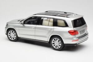 Mercedes GL-Class X166 Iridium Silber Metallic Norev 1:18 B66960097 Druckguss — Bild 7 von 8