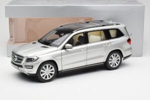 Mercedes GL-Class X166 Iridium Silber Metallic Norev 1:18 B66960097 Druckguss — Bild 8 von 8