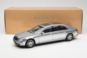 Maybach 62 LWB Himalaya Silber Dealer Edition AUTOart 1:18 B66962178 Druckguss — Bild 8 von 8