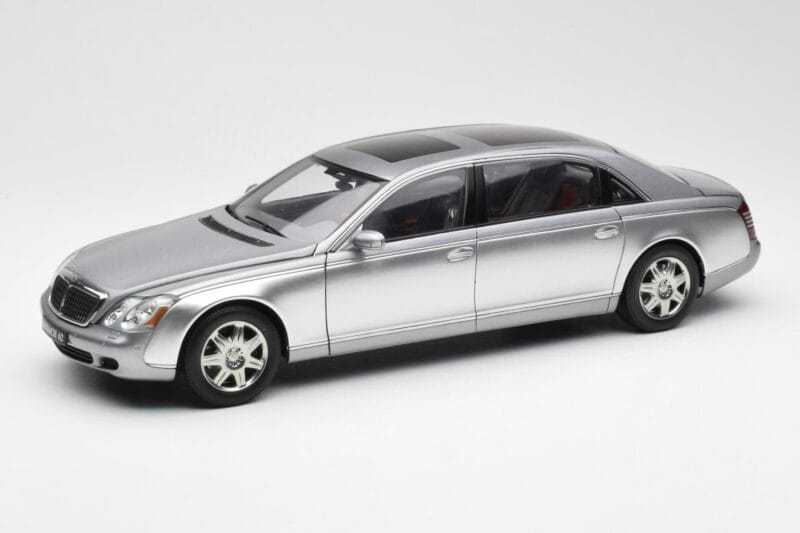 Maybach 62 LWB Himalaya Silber Dealer Edition AUTOart 1:18 B66962178 Druckguss
