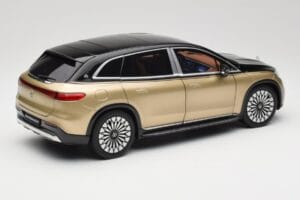 Mercedes Maybach EQS 680 V297 Beige NZG 1:18 B66960592 Druckguss — Bild 3 von 8