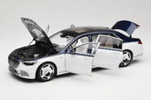 Mercedes Maybach S-Class Z223 Nautical Blue Diamond White Almost Real 1:18 820126 Druckguss — Bild 2 von 8