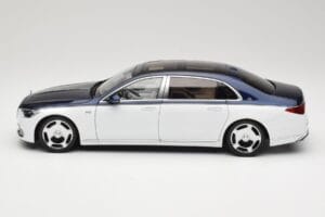 Mercedes Maybach S-Class Z223 Nautical Blue Diamond White Almost Real 1:18 820126 Druckguss — Bild 4 von 8