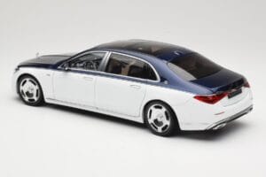Mercedes Maybach S-Class Z223 Nautical Blue Diamond White Almost Real 1:18 820126 Druckguss — Bild 7 von 8