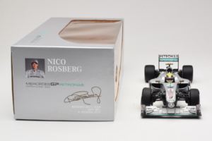 Mercedes MGP W01 #4 N. Rosberg Mercedes GP 2010 Minichamps 1:18 110100004 Druckguss — Bild 6 von 7
