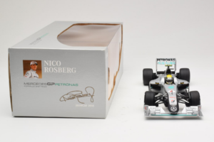 Mercedes MGP W01 #4 N. Rosberg Mercedes GP Showcar 2010 Minichamps 1:18 150100074 Druckguss — Bild 6 von 7