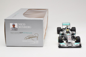 Mercedes MGP W02 #8 N. Rosberg Mercedes GP 2011 Minichamps 1:18 110110008 Druckguss — Bild 6 von 7