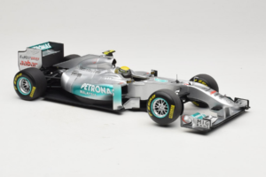 Mercedes MGP W02 #8 N. Rosberg Mercedes GP Showcar 2011 Minichamps 1:18 110110078 Druckguss — Bild 4 von 7