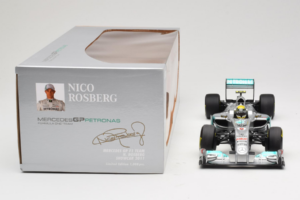 Mercedes MGP W02 #8 N. Rosberg Mercedes GP Showcar 2011 Minichamps 1:18 110110078 Druckguss — Bild 6 von 7
