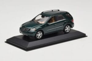 Mercedes ML 500 W164 Dunkelgrün Minichamps 1:43 400034500 Druckguss — Bild 2 von 4