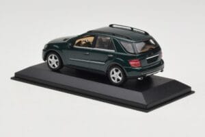 Mercedes ML 500 W164 Dunkelgrün Minichamps 1:43 400034500 Druckguss — Bild 3 von 4