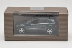 Mercedes ML 500 W164 Dunkelgrün Minichamps 1:43 400034500 Druckguss — Bild 4 von 4