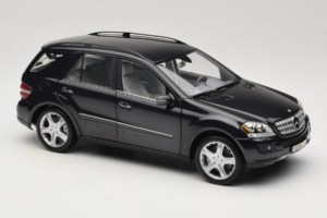 Mercedes ML W164 Obsidian Black Händler Edition Minichamps 1:18 B66962321 Druckguss — Bild 6 von 8