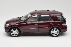 Mercedes ML W164 Red Metallic Minichamps 1:18 150034500 Druckguss — Bild 4 von 8
