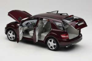 Mercedes ML W164 Red Metallic Minichamps 1:18 150034500 Druckguss — Bild 5 von 8