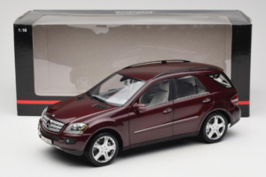 Mercedes ML W164 Red Metallic Minichamps 1:18 150034500 Druckguss — Bild 8 von 8