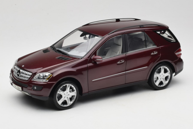 Mercedes ML W164 Red Metallic Minichamps 1:18 150034500 Druckguss