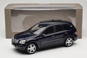 Mercedes ML W164 Tanzanite Blue Händler Edition Minichamps 1:18 B66962322 Druckguss — Bild 8 von 8