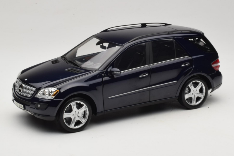 Mercedes ML W164 Tanzanite Blue Händler Edition Minichamps 1:18 B66962322 Druckguss