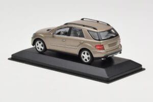 Mercedes ML W164 Kupfer Metallic Minichamps 1:43 ML002 Druckguss — Bild 3 von 4