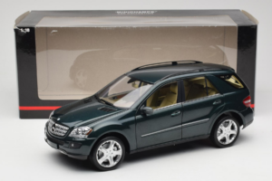 Mercedes ML W164 Green Metallic Minichamps 1:18 150034502 Druckguss — Bild 8 von 8
