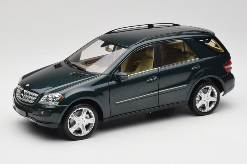 Mercedes ML W164 Green Metallic Minichamps 1:18 150034502 Druckguss