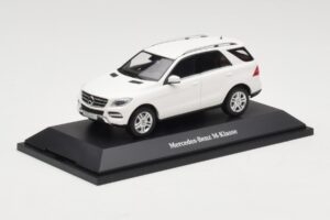 Mercedes ML W166 Calcit White Minichamps 1:43 B66960062 Druckguss — Bild 2 von 4