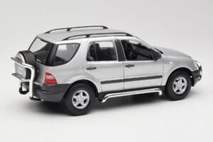 Mercedes ML320 W163 Silber Maisto 1:18 50319 Druckguss — Bild 3 von 8