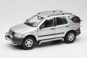 Mercedes ML320 W163 Silber Maisto 1:18 50319 Druckguss