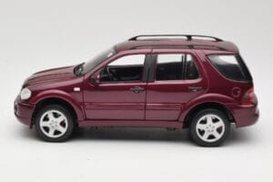 Mercedes ML55 AMG W163 Rot Maisto 1:18 50348 Druckguss — Bild 4 von 8
