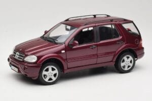 Mercedes ML55 AMG W163 Rot Maisto 1:18 50348 Druckguss