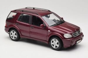 Mercedes ML55 AMG W163 Rot Maisto 1:18 50348 Druckguss — Bild 6 von 8