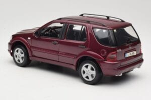 Mercedes ML55 AMG W163 Rot Maisto 1:18 50348 Druckguss — Bild 7 von 8