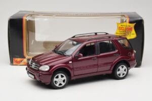 Mercedes ML55 AMG W163 Rot Maisto 1:18 50348 Druckguss — Bild 8 von 8
